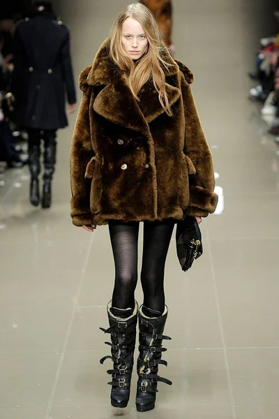 Look 28